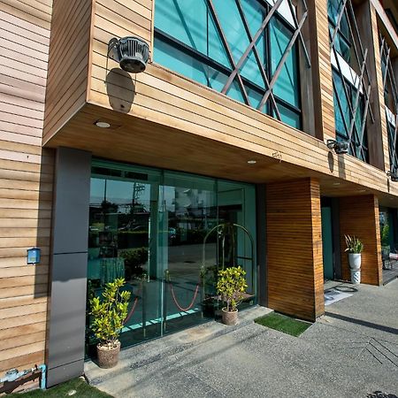 Holatel Hotel Phitszanulok Kültér fotó