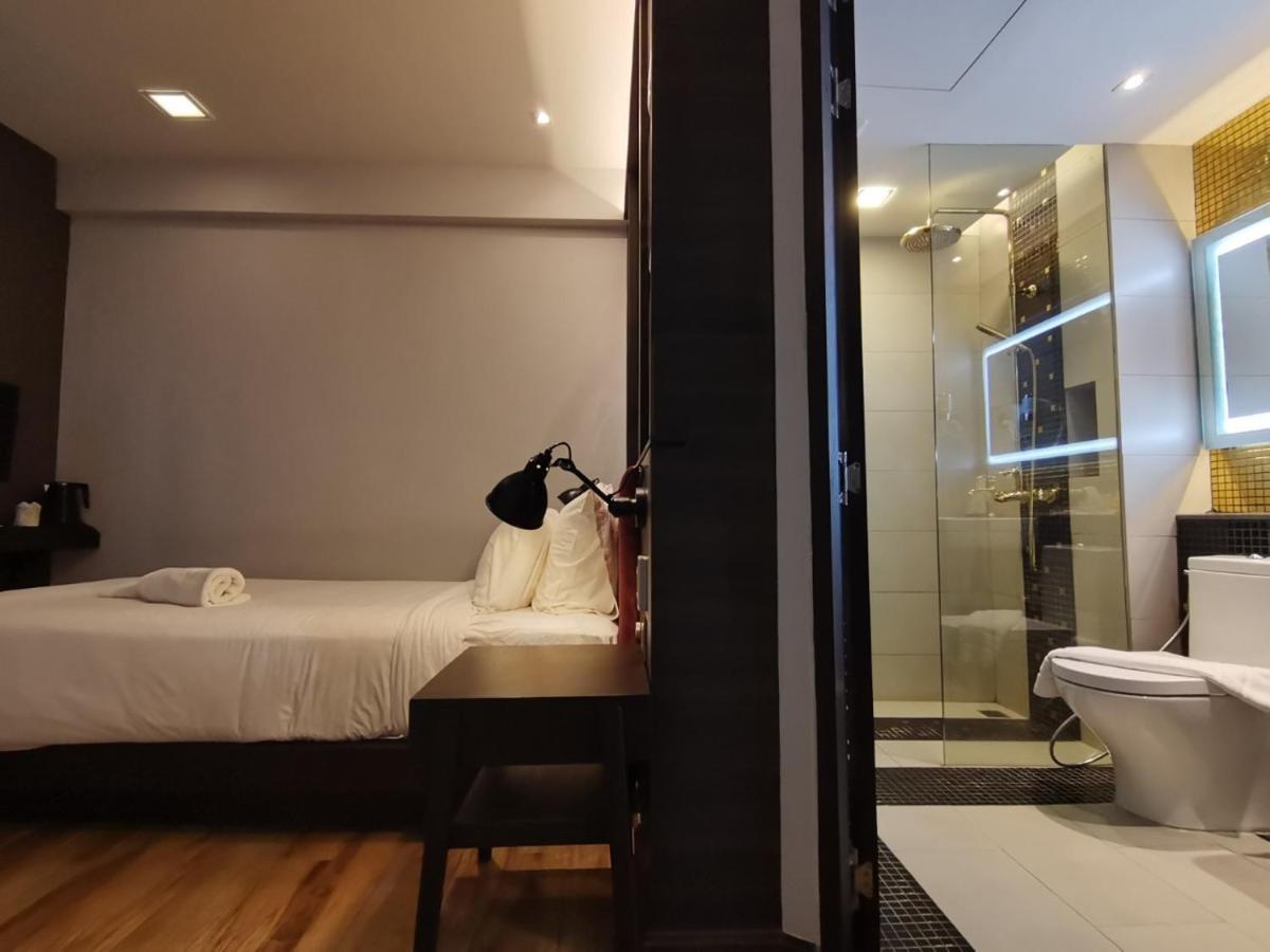Holatel Hotel Phitszanulok Kültér fotó