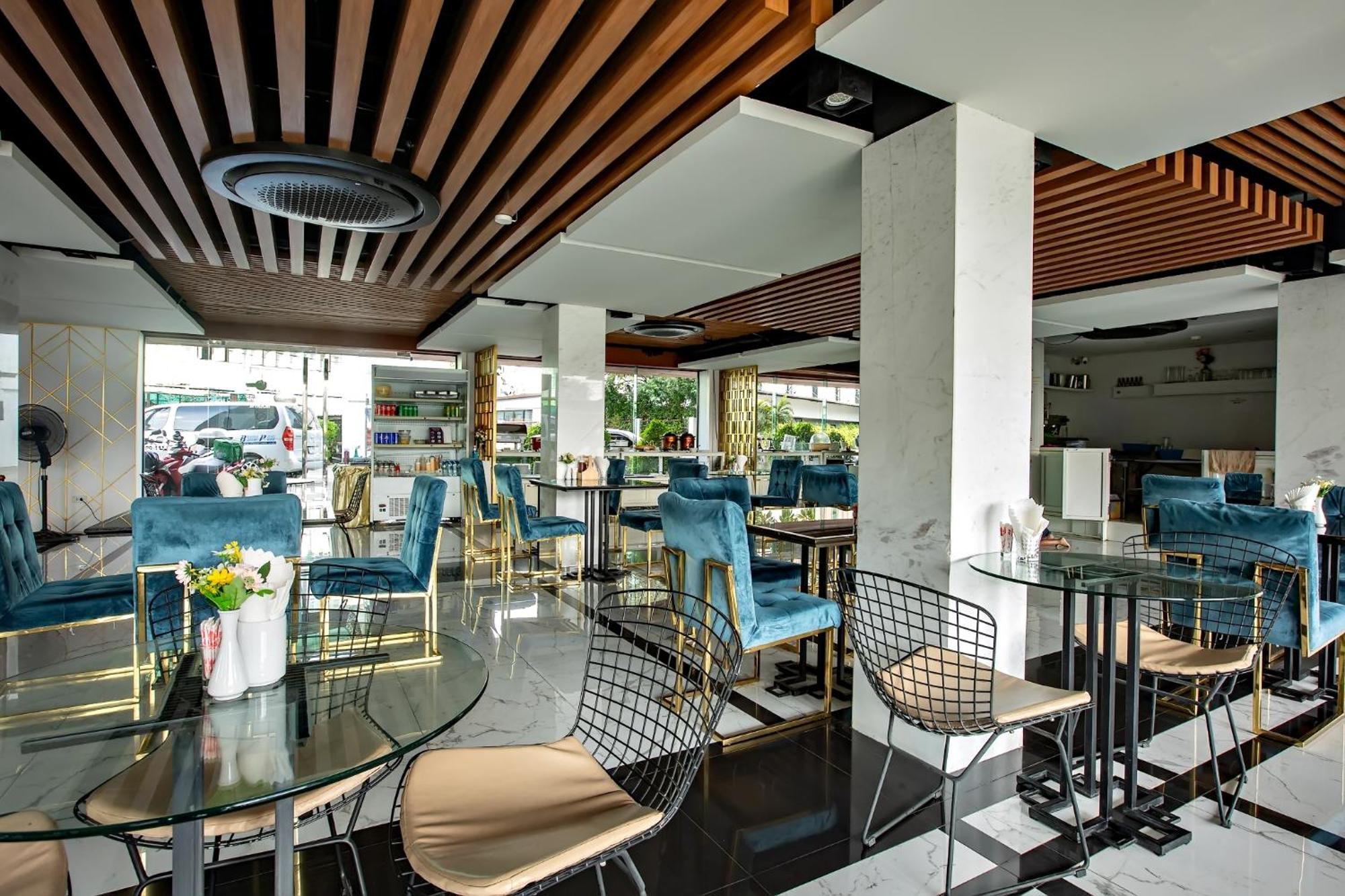 Holatel Hotel Phitszanulok Kültér fotó