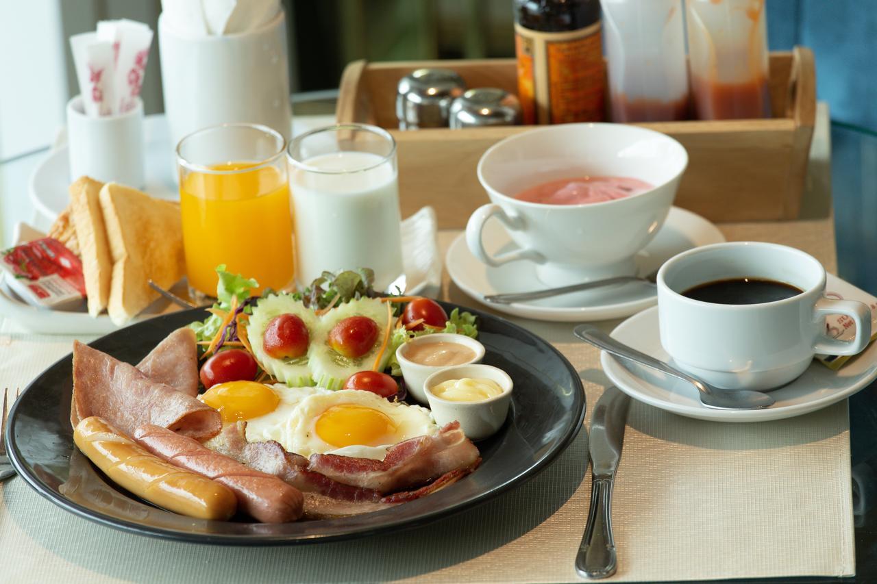Holatel Hotel Phitszanulok Kültér fotó