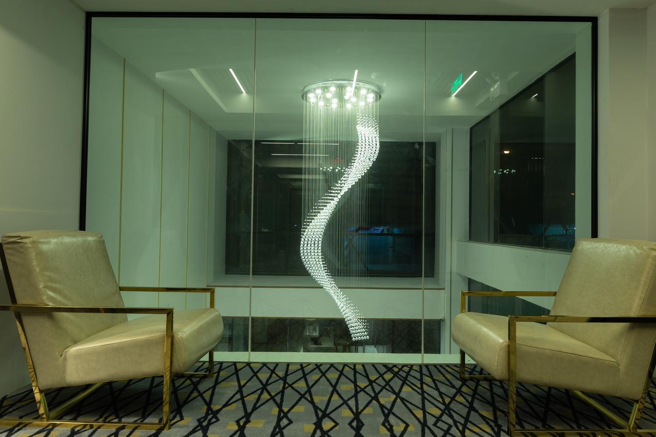Holatel Hotel Phitszanulok Kültér fotó