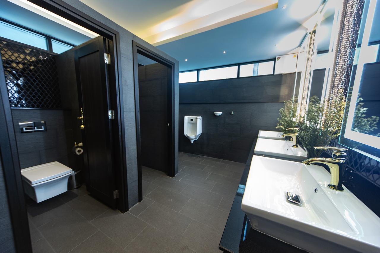 Holatel Hotel Phitszanulok Kültér fotó